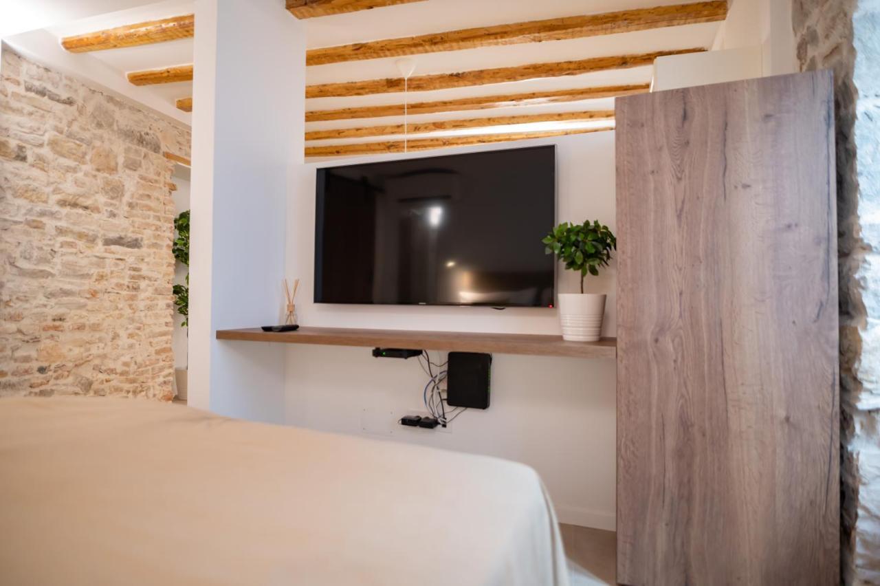Vitelli Apartments And Rooms Split Exterior foto