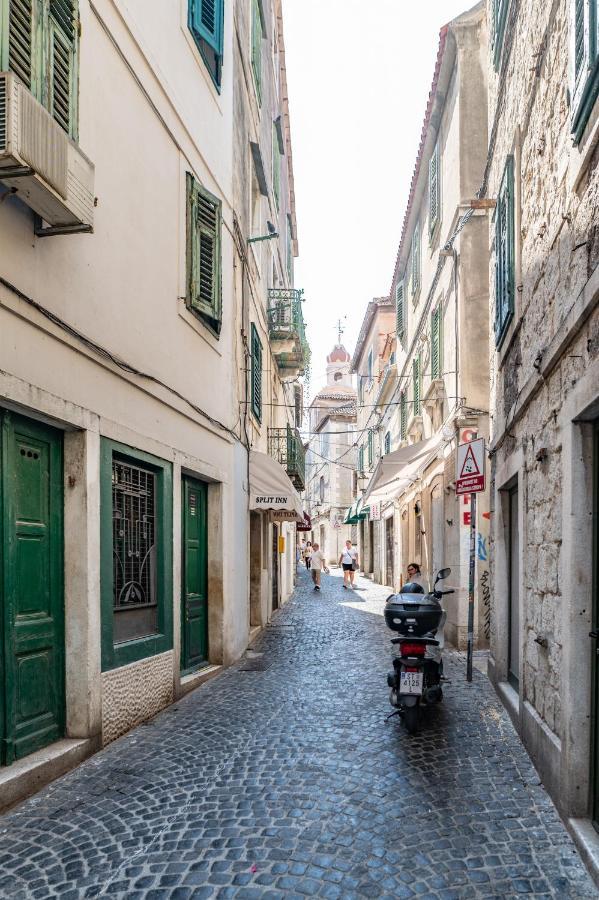 Vitelli Apartments And Rooms Split Exterior foto